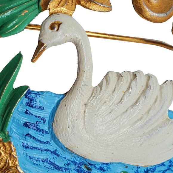 Vintage Enamel Swan Brooch Gold Tone Circle Pin Blue Water Retro 60s Nature Bird - Picture 6 of 6